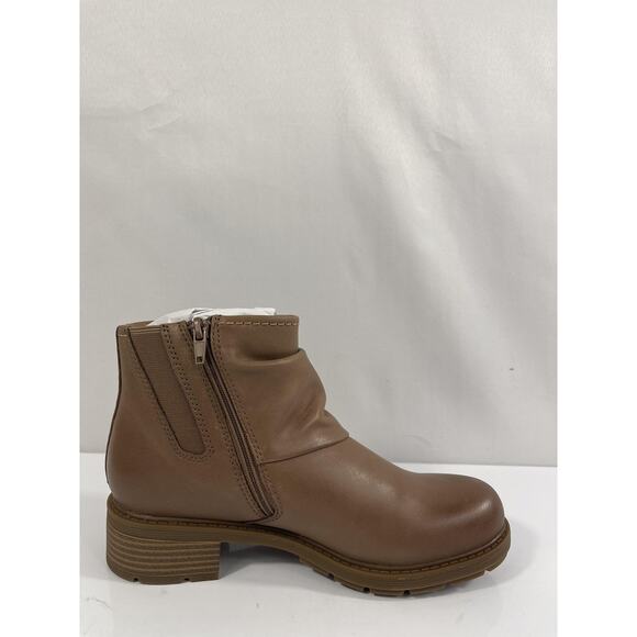 Clarks Boots Womens Size 8W Brown Leather Hearth Sofia Ankle Zip Booties Comfort - Picture 2 of 15